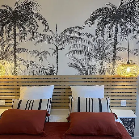 Prive, Vue Eglise, Plein Centre Apartament *